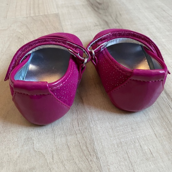 Stuart Weitzman Baby Shoes - Picture 3 of 5